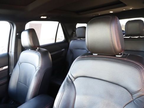 Used 2019 Ford Explorer Sport image 16