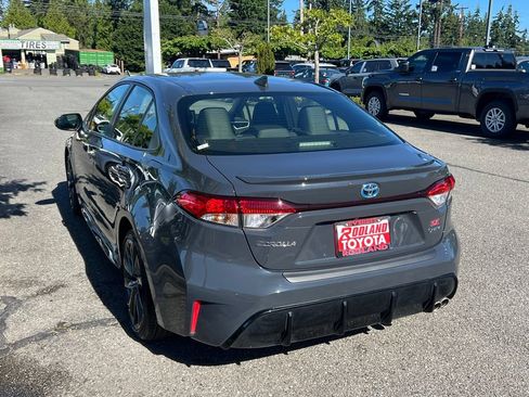 Certified 2025 Toyota Corolla SE w/ SE Premium Package AWD/4WD image 9