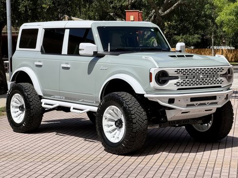 Used 2024 Ford Bronco Outer Banks image 17