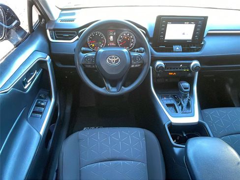 Used 2022 Toyota RAV4 XLE image 19
