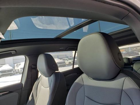 New 2026 Volkswagen Tiguan SE R-Line FWD image 9