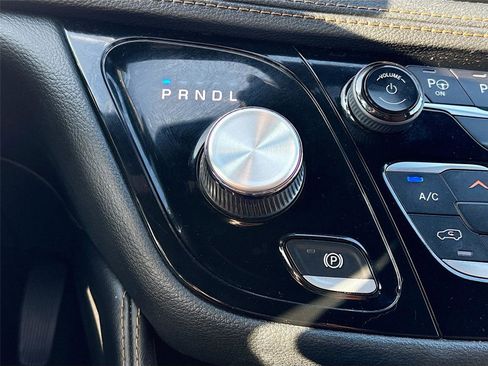 Used 2021 Chrysler Pacifica Pinnacle image 18