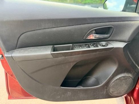 Used 2016 Chevrolet Cruze LT FWD image 14