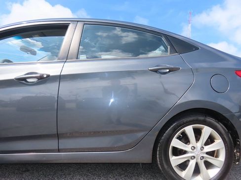 Used 2013 Hyundai Accent GLS w/ Premium Pkg FWD image 29