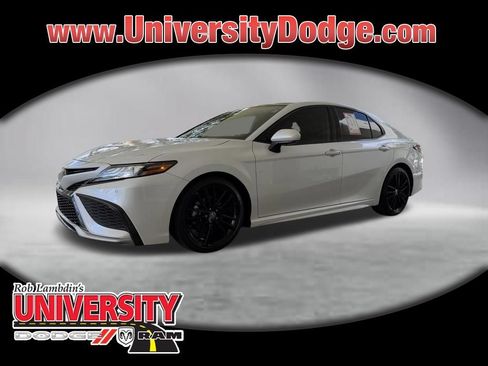Used 2022 Toyota Camry XSE w/ Navigation Package FWD image 1