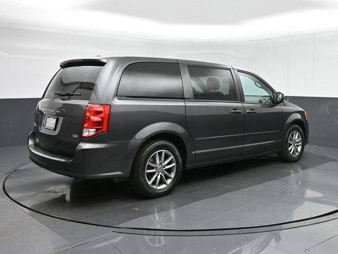 Used 2016 Dodge Grand Caravan SE image 7