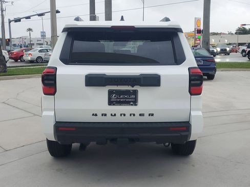 Used 2025 Toyota 4Runner SR5 image 9