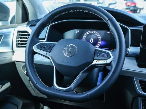 New 2025 Volkswagen Taos SE image 31