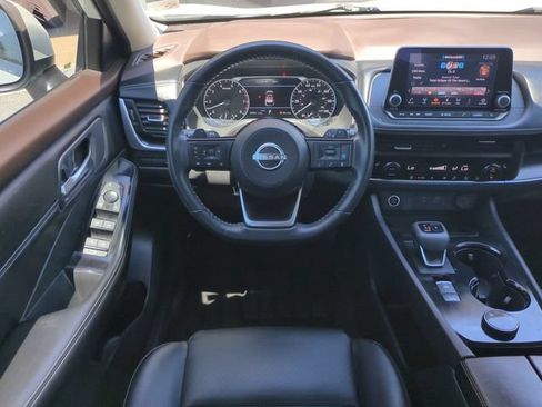 Used 2023 Nissan Rogue SV w/ SV Premium B Package AWD/4WD image 16