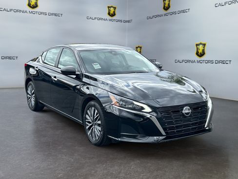 Used 2025 Nissan Altima 2.5 SV FWD image 7