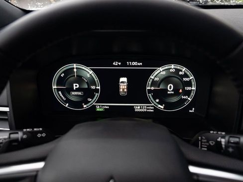 New 2025 Mitsubishi Outlander SEL Black Edition AWD/4WD image 12