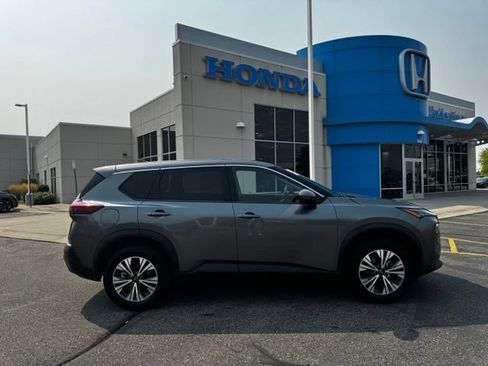 Used 2023 Nissan Rogue SV AWD/4WD image 4