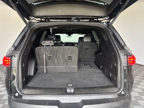 Used 2022 Chevrolet Traverse LT w/ LT Premium Package AWD/4WD image 27