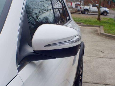 Used 2024 Mercedes-Benz GLE 350 4MATIC image 16