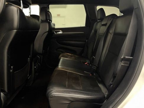 Used 2018 Jeep Grand Cherokee Altitude AWD/4WD image 18