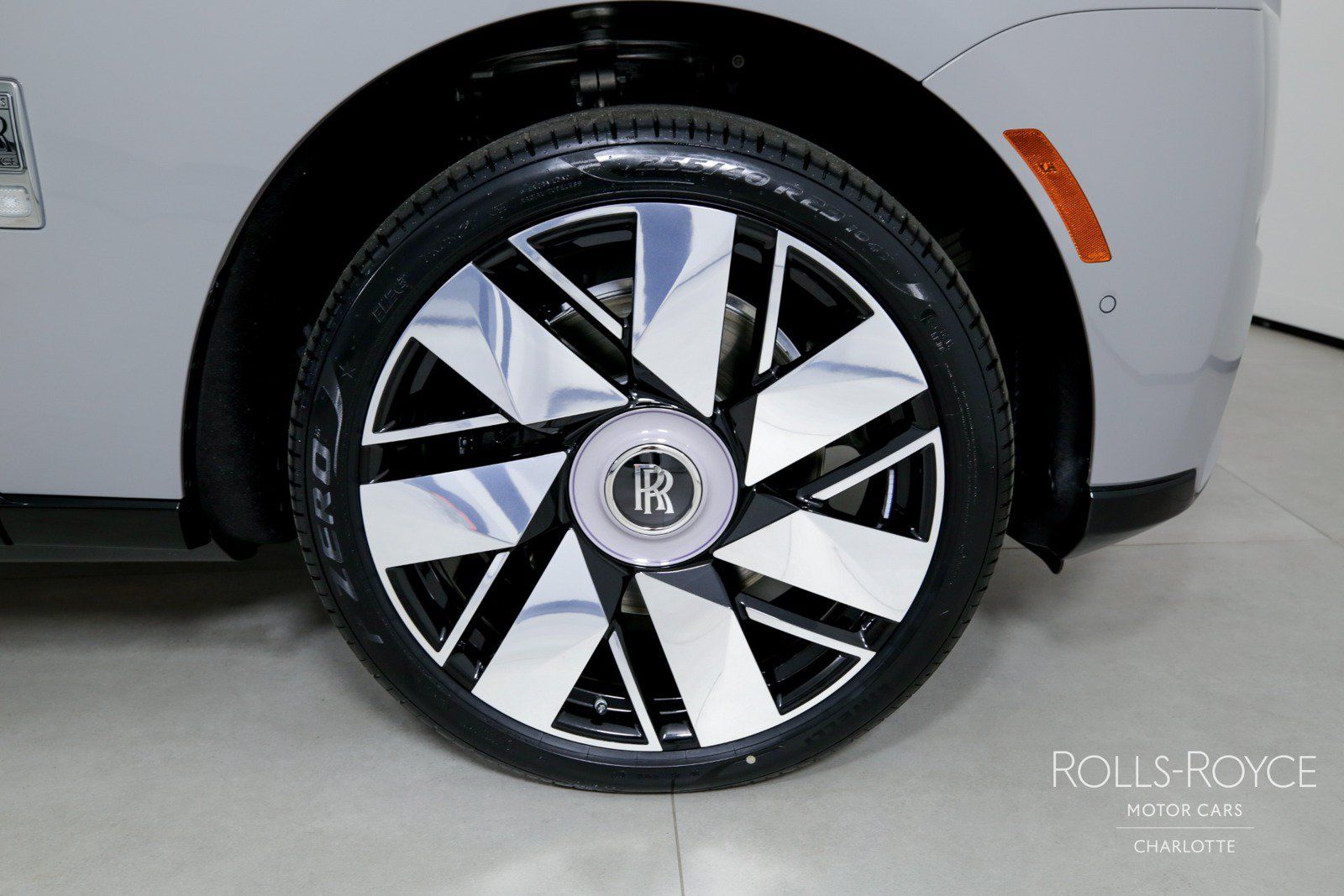 Used 2025 Rolls-Royce Cullinan AWD/4WD image 41