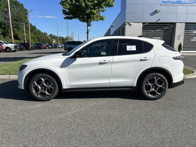 New 2026 Alfa Romeo Stelvio Sprint w/ Convenience Package AWD/4WD image 5