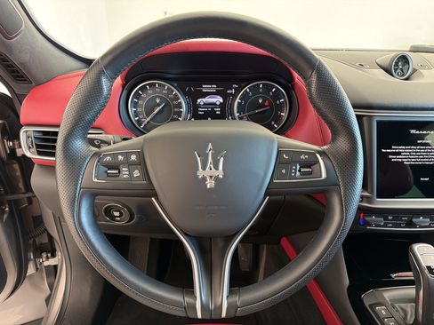 Used 2022 Maserati Levante Modena AWD/4WD image 28
