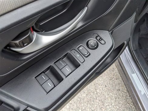 Used 2019 Honda CR-V LX image 18