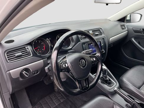 Used 2017 Volkswagen Jetta SE FWD image 9