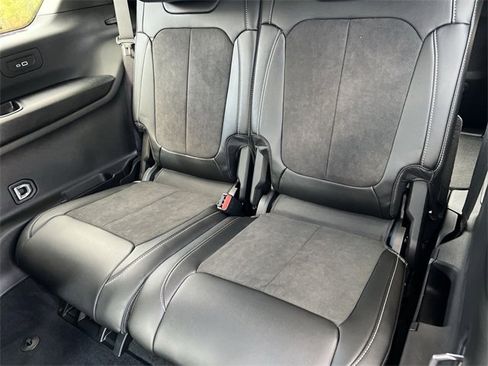 New 2025 Jeep Grand Cherokee L Altitude image 19