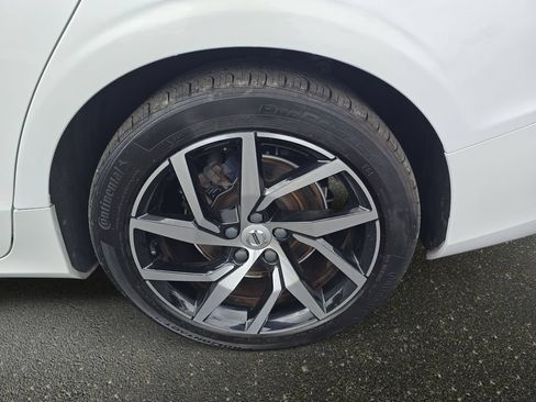 Used 2020 Volvo S60 T5 Momentum FWD image 14