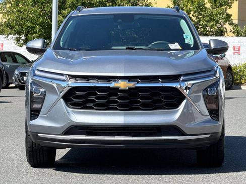 Used 2024 Chevrolet Trax LT FWD image 9