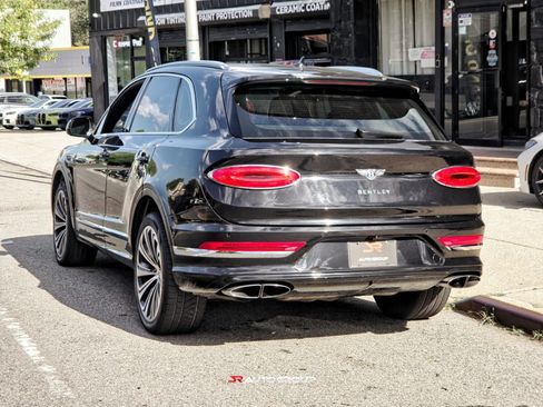 Used 2021 Bentley Bentayga AWD/4WD image 9