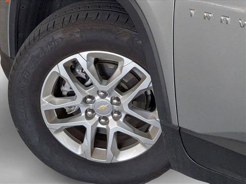 Used 2023 Chevrolet Traverse LS FWD image 9