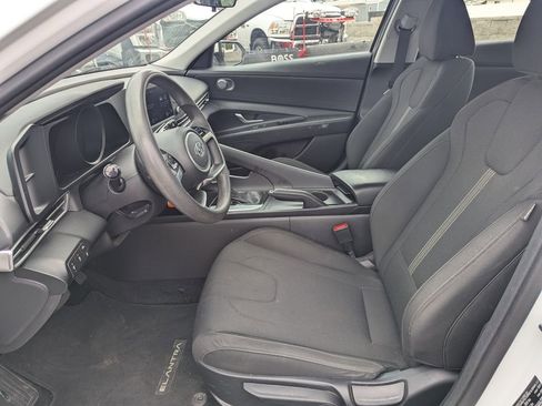 Used 2023 Hyundai Elantra SE FWD image 25