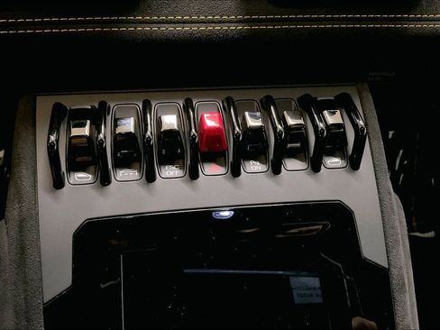 Used 2024 Lamborghini Huracan Sterrato image 32