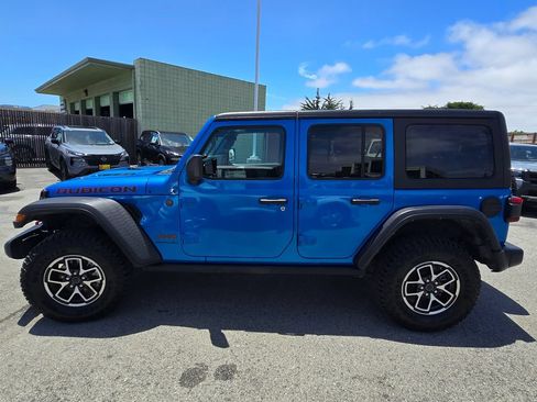 Used 2024 Jeep Wrangler Unlimited Rubicon AWD/4WD image 29