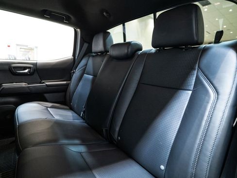 Certified 2023 Toyota Tacoma TRD Off-Road image 33