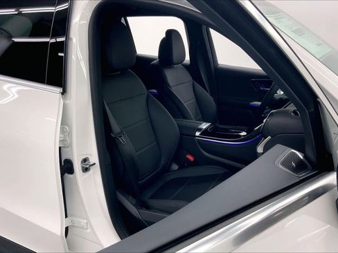 New 2026 Mercedes-Benz GLC 300 image 3