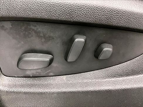 Used 2017 GMC Yukon Denali w/ Open Road Package RWD image 29