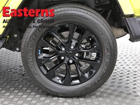 Used 2023 Jeep Wrangler Unlimited Sahara w/ Cold Weather Group image 36