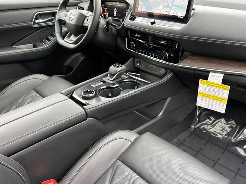 New 2026 Nissan Rogue Platinum w/ Platinum Premium Package image 16