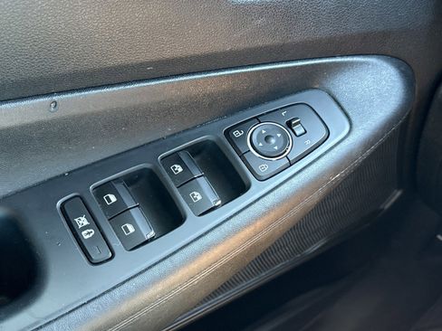 Used 2020 Hyundai Santa Fe SEL image 15