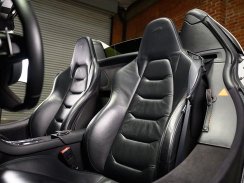 Used 2013 McLaren MP4-12C Spider image 37