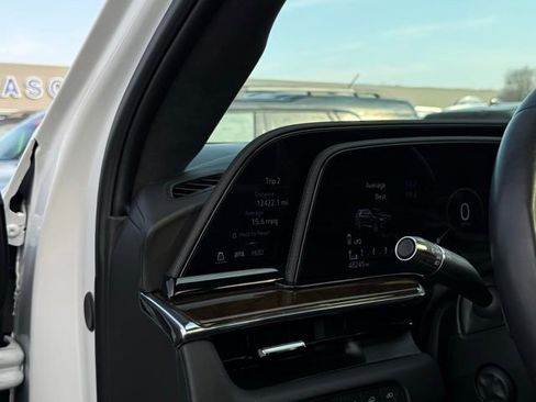 Used 2023 Cadillac Escalade Sport Platinum w/ LPO, ONYX Package image 18