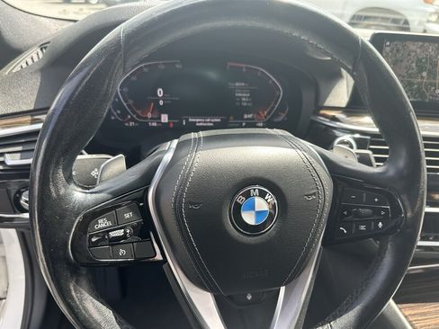 Used 2020 BMW 530i w/ Convenience Package RWD image 19