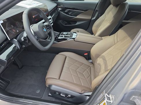 New 2026 BMW 530i xDrive w/ Premium Package image 8