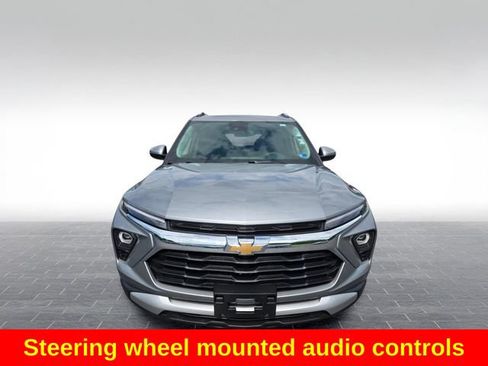 Used 2025 Chevrolet TrailBlazer LT AWD/4WD image 2