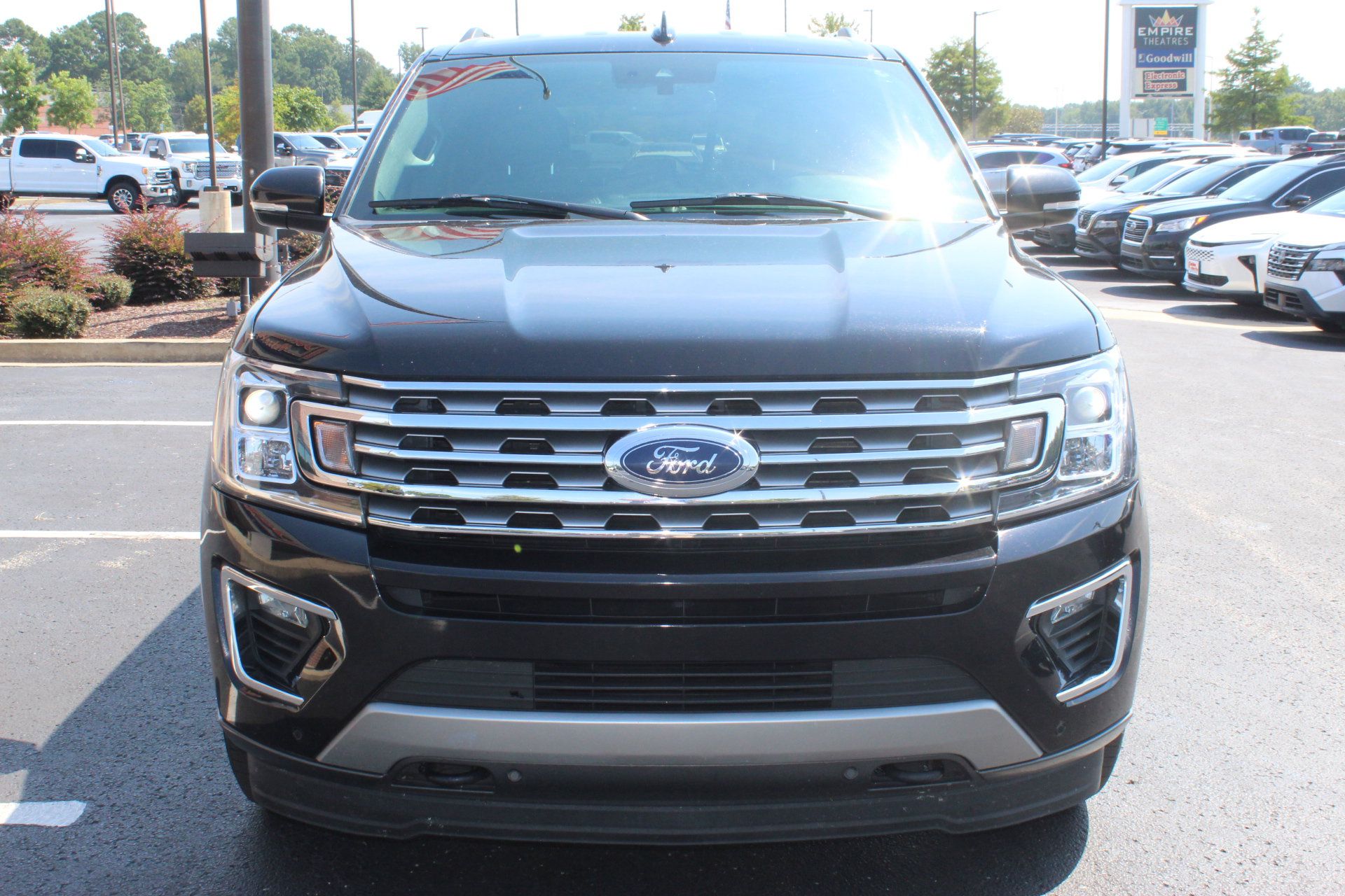Used 2021 Ford Expedition Limited AWD/4WD image 3