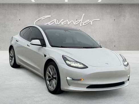 Used 2022 Tesla Model 3 Long Range image 2