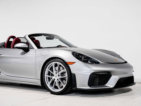 Used 2022 Porsche 718 Boxster Spyder RWD image 36