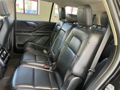 Used 2023 Lincoln Aviator AWD image 29
