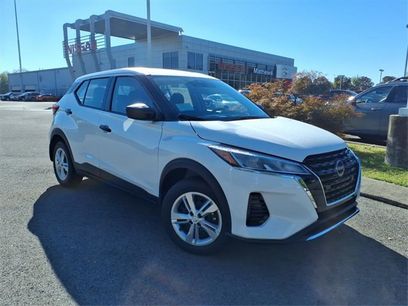 New 2025 Nissan Kicks S
