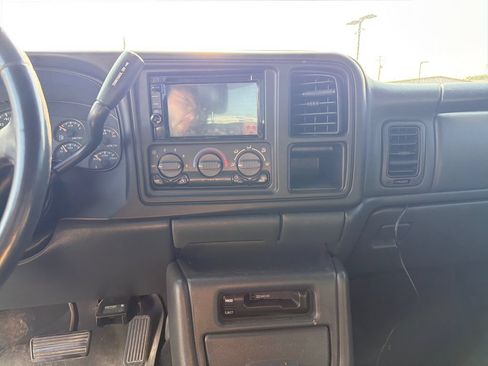 Used 2002 Chevrolet Silverado 2500 LT w/ Off-Road Skid Plate Pkg AWD/4WD image 14