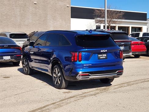 Certified 2023 Kia Sorento S image 6